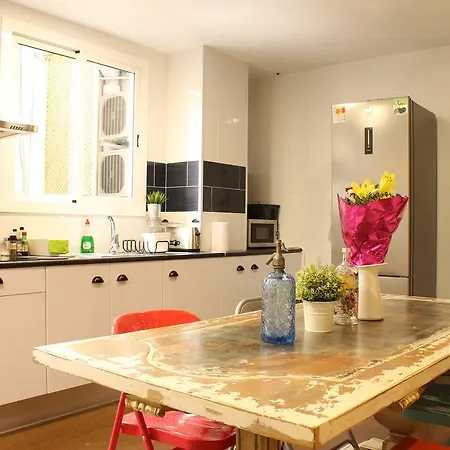 Sweet Bcn Traveller House Apartment