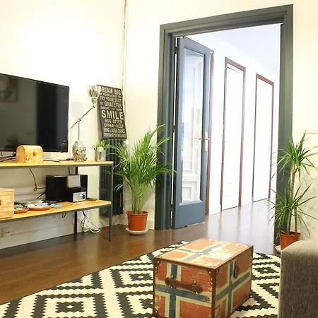 Sweet Bcn Traveller House Апартаменты